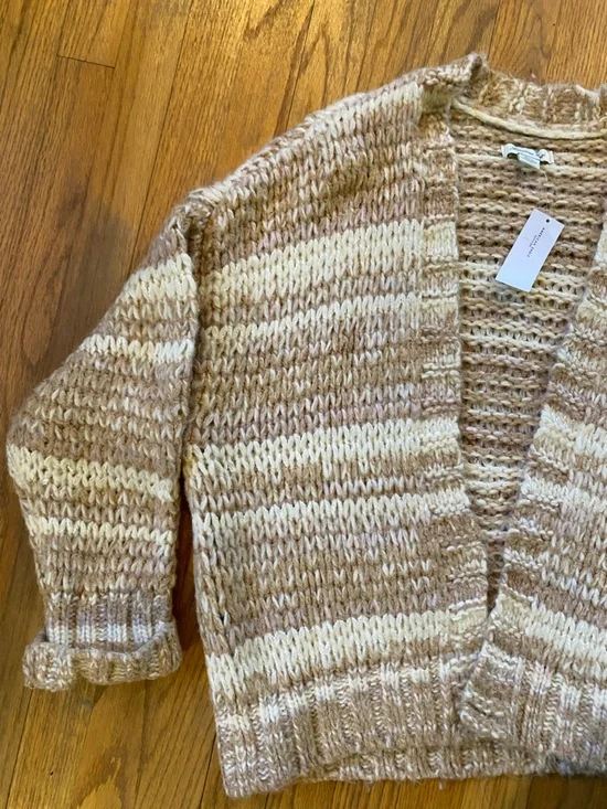 American Eagle Sweater - Picture 2 of 3